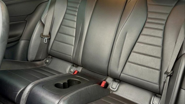 Mercedes-Benz Classe E 220 COUPE AMG