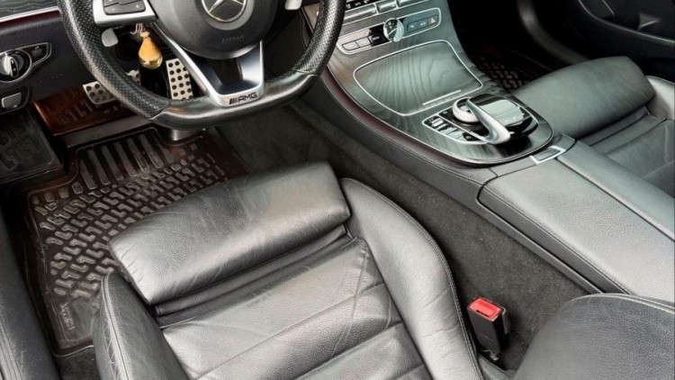 Mercedes-Benz Classe E 220 COUPE AMG