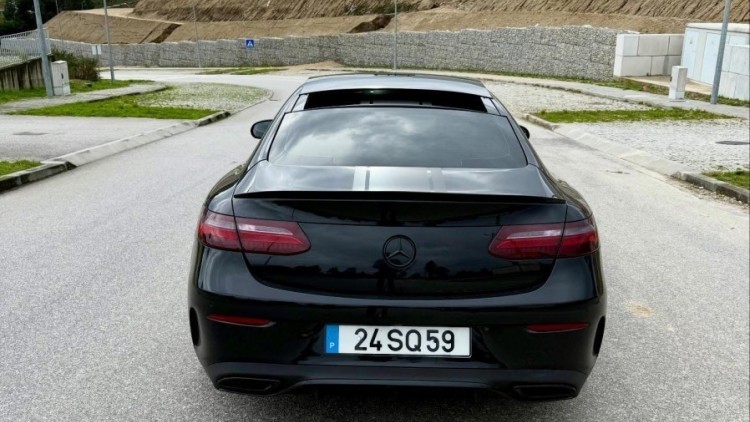 Mercedes-Benz Classe E 220 COUPE AMG