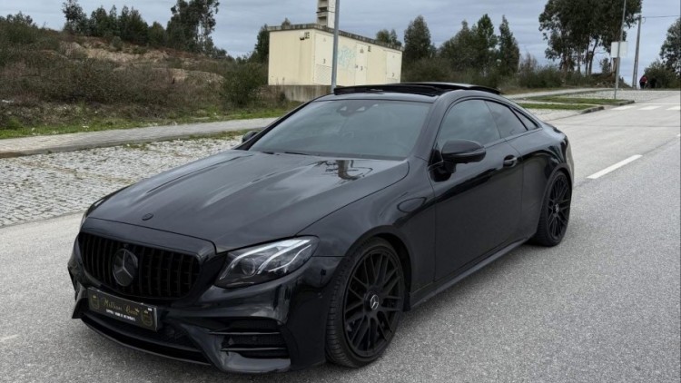Mercedes-Benz Classe E 220 COUPE AMG