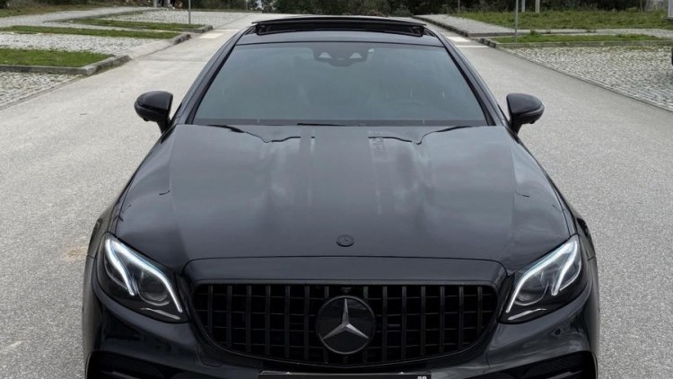 Mercedes-Benz Classe E 220 COUPE AMG