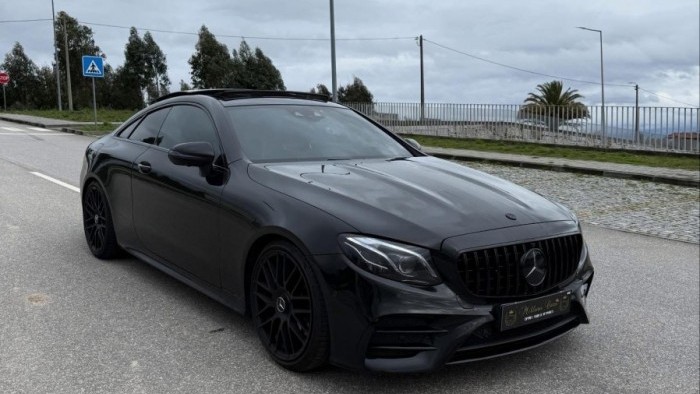 Mercedes-Benz Classe E 220 COUPE AMG